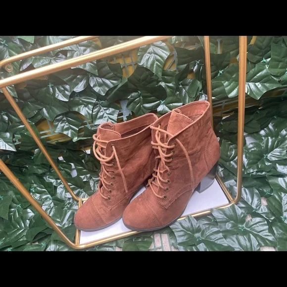 Spring Booties - Picture 3 of 5